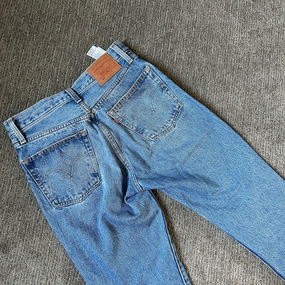 Levi’s 501 original cropped jeans in worn in medium indigo wash - Picture 6 of 6
